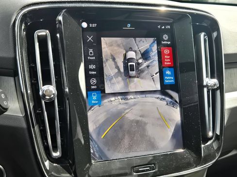 Certified 2025 Volvo XC40 B5 Plus AWD/4WD image 24