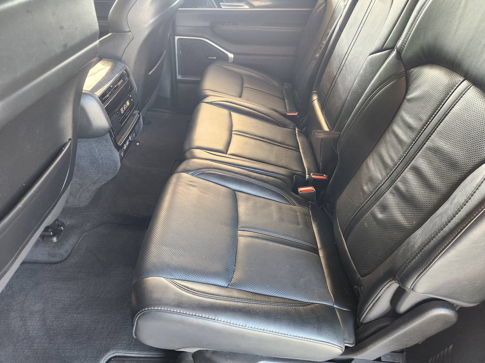 Used 2022 Jeep Wagoneer Series II w/ Premium Group I AWD/4WD image 30