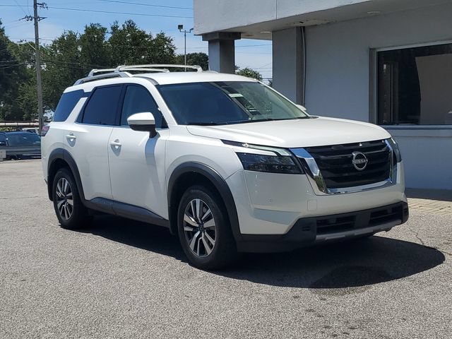 Certified 2025 Nissan Pathfinder SL FWD image 37