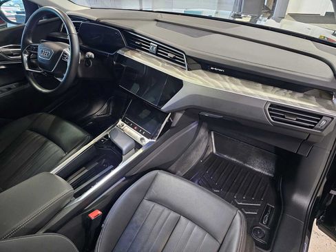 Used 2023 Audi e-tron Premium Plus w/ Premium Plus Package AWD/4WD image 11