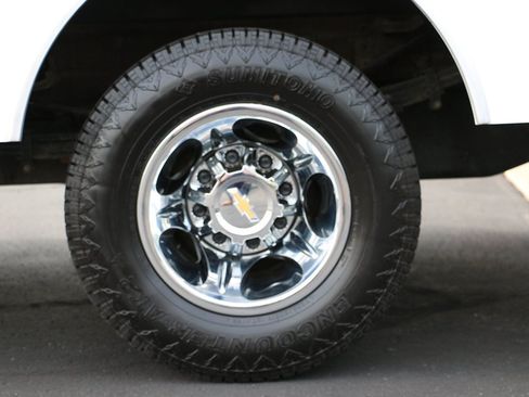 Used 2024 Chevrolet Silverado 3500 LT w/ Convenience Package AWD/4WD image 45