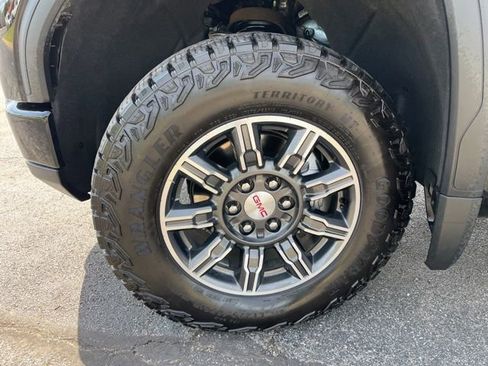 Used 2025 GMC Sierra 1500 AT4 AWD/4WD image 11