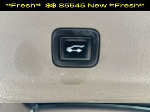 Used 2022 GMC Yukon Denali w/ Denali Ultimate Package AWD/4WD image 13
