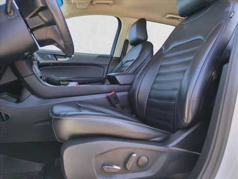 Used 2020 Ford Edge SEL w/ Convenience Package image 16