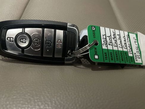 Used 2023 Ford Explorer Limited w/ Limited Technology Package image 32