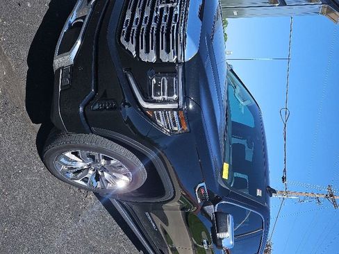 Used 2024 GMC Sierra 1500 Denali AWD/4WD image 3