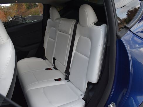 Used 2024 Tesla Model Y Long Range image 23