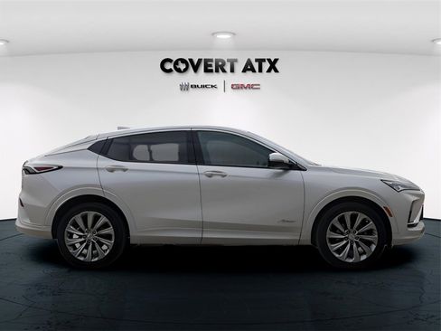 Certified 2024 Buick Envista Avenir image 8