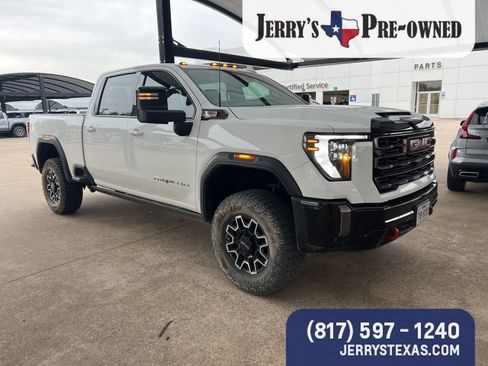Used 2024 GMC Sierra 2500 AT4X image 2