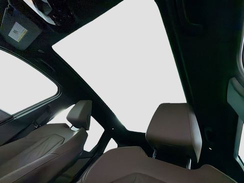 Used 2025 BMW X3 xDrive30i w/ Premium Package image 14