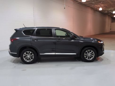 Used 2020 Hyundai Santa Fe SE FWD image 2
