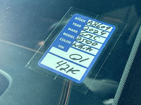 Used 2024 GMC Sierra 2500 AT4 w/ AT4 Premium Plus Package image 27