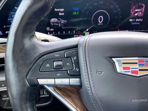 Used 2022 Cadillac Escalade Premium Luxury Platinum w/ Heavy-Duty Trailer Package AWD/4WD image 24