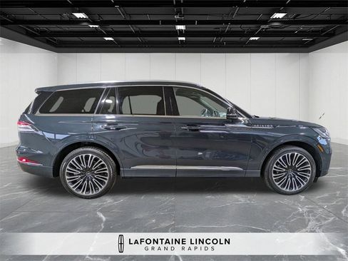 Certified 2025 Lincoln Aviator Black Label image 6
