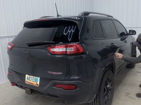 Used 2017 Jeep Cherokee Trailhawk w/ Cold Weather Group image 2