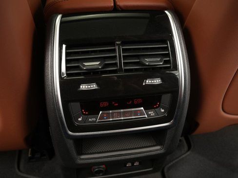 Used 2025 BMW X7 M60i image 68