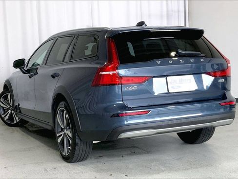 Used 2025 Volvo V60 B5 Cross Country Plus AWD/4WD image 10