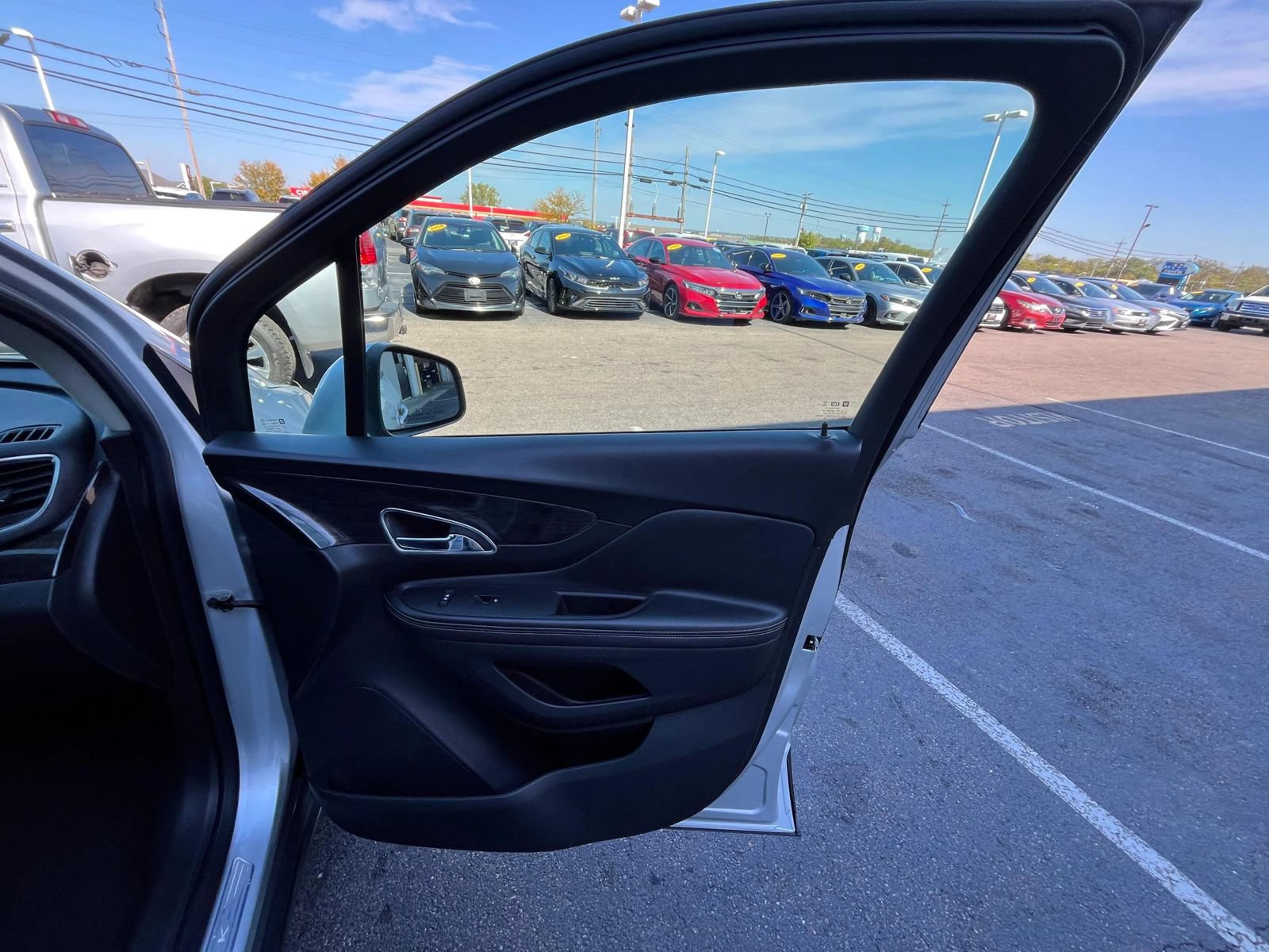 Used 2015 Buick Encore Convenience AWD/4WD image 40