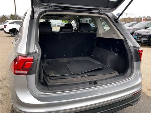 Used 2023 Volkswagen Tiguan SE image 35