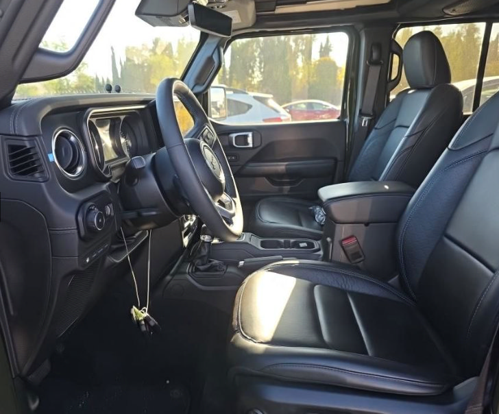 Used 2024 Jeep Wrangler High Altitude AWD/4WD image 6