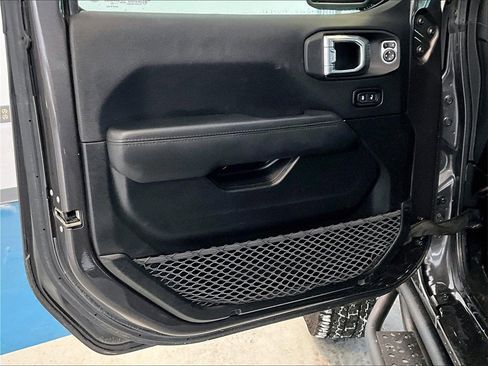 Used 2021 Jeep Wrangler Unlimited Sahara image 9