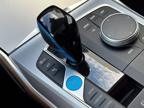 Used 2023 BMW i4 eDrive35 image 18