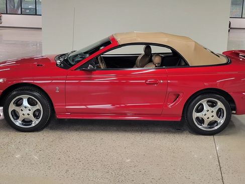 Used 1994 Ford Mustang GT RWD image 4