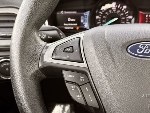Used 2019 Ford Fusion SE FWD image 25