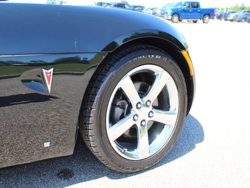 Used 2009 Pontiac Solstice Convertible w/ Preferred Package RWD image 17