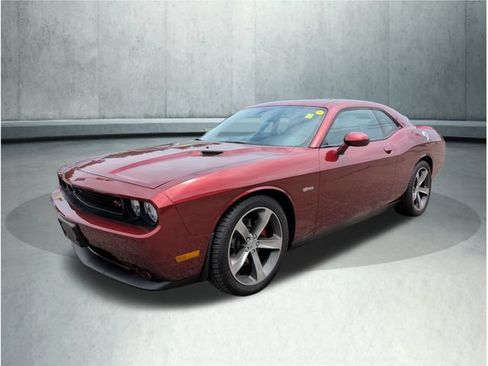 Used 2014 Dodge Challenger R/T RWD image 1
