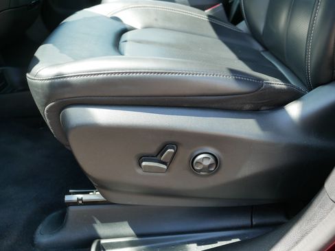 Used 2023 Chrysler Pacifica Touring-L w/ S Appearance Package FWD image 20