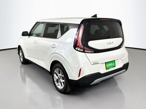 Used 2023 Kia Soul LX w/ LX Technology Package FWD image 7
