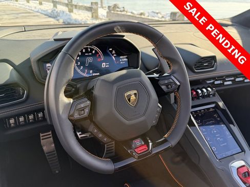 Used 2024 Lamborghini Huracan EVO image 18