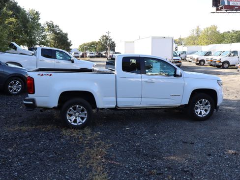 Used 2018 Chevrolet Colorado LT AWD/4WD image 11