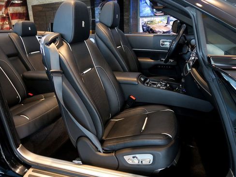 Used 2016 Rolls-Royce Dawn image 21