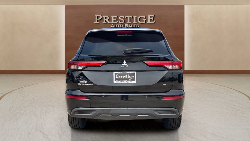 Used 2022 Mitsubishi Outlander ES AWD/4WD image 12