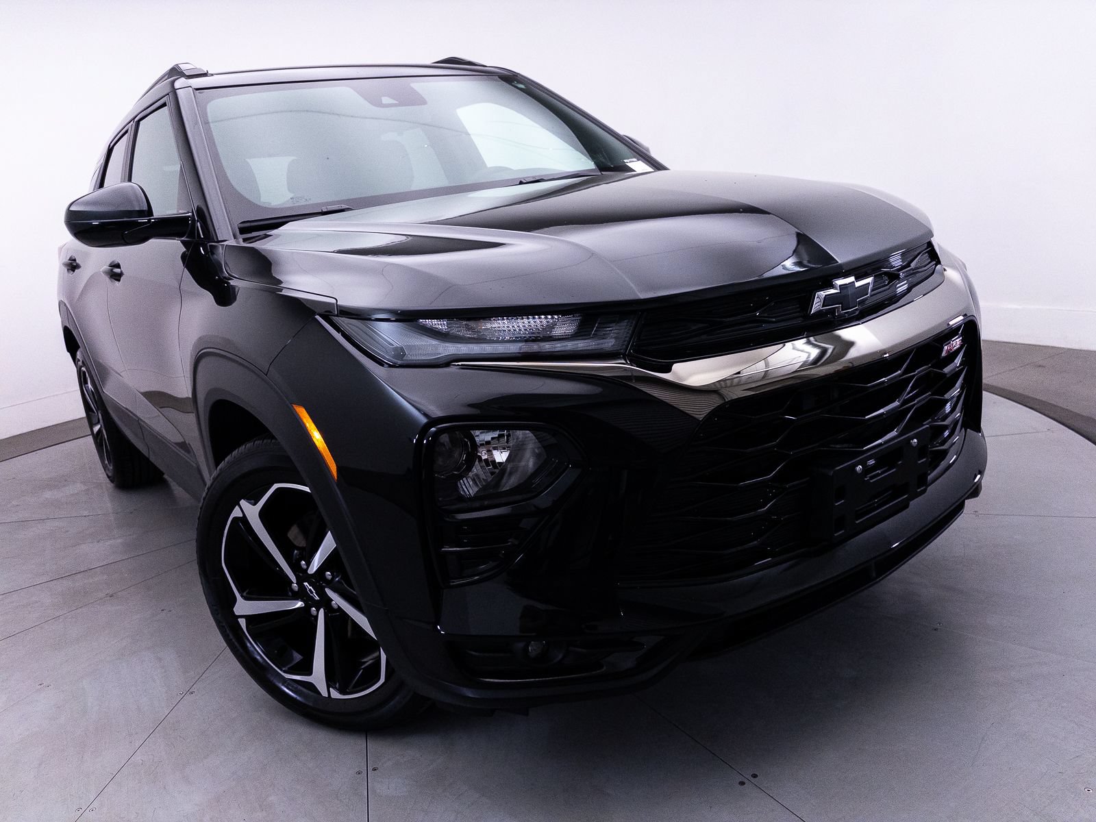 Used 2023 Chevrolet TrailBlazer RS FWD image 1