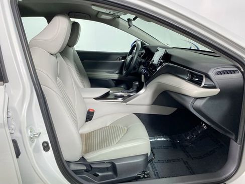 Used 2024 Toyota Camry SE FWD image 8