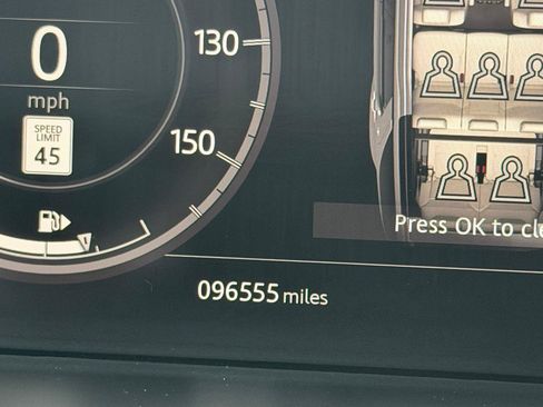 Used 2018 Land Rover Discovery SE AWD/4WD image 30