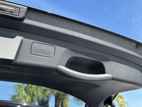 Used 2022 Kia Sorento S FWD image 13