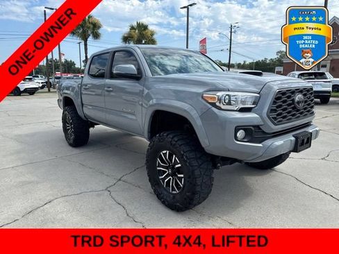 Used 2020 Toyota Tacoma TRD Sport AWD/4WD image 3