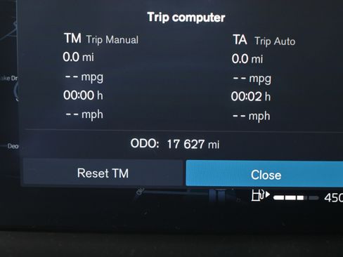 Used 2025 Volvo XC90 B6 Plus image 12