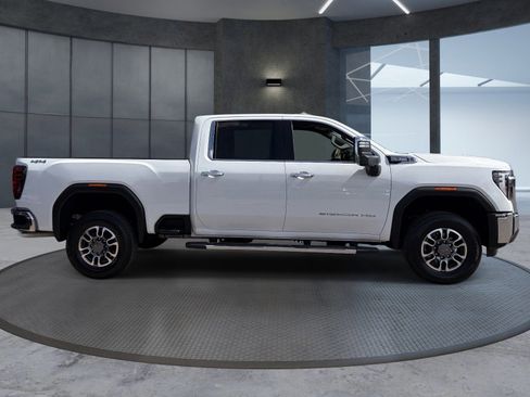 Certified 2025 GMC Sierra 2500 SLT AWD/4WD image 7