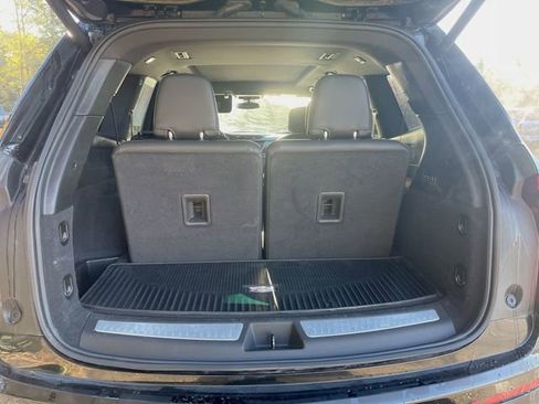 Used 2025 Cadillac XT6 Premium Luxury w/ LPO, Floor Liner Package image 27