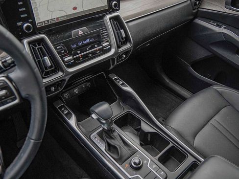 Certified 2023 Kia Sorento S image 18