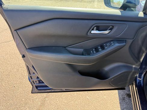 Certified 2025 Nissan Rogue SV FWD image 13