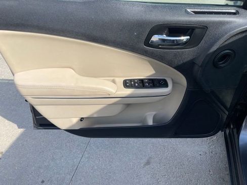 Used 2014 Dodge Charger SE image 15