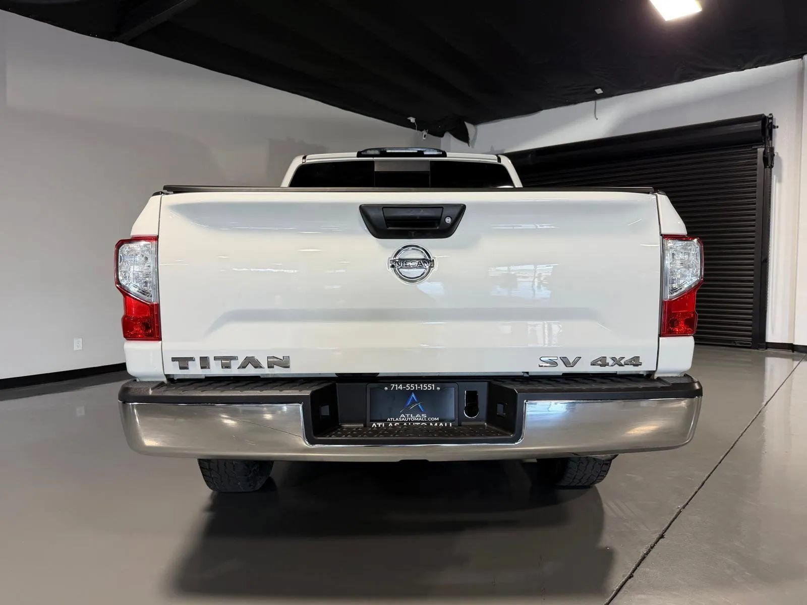 Used 2018 Nissan Titan S AWD/4WD image 5