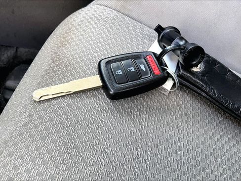 Used 2021 Honda HR-V LX image 15