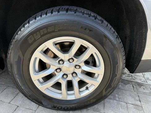 Used 2022 Chevrolet Suburban LT image 42